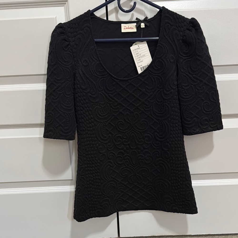 Deletta Black Puff Sleeve Ribbed Blouse